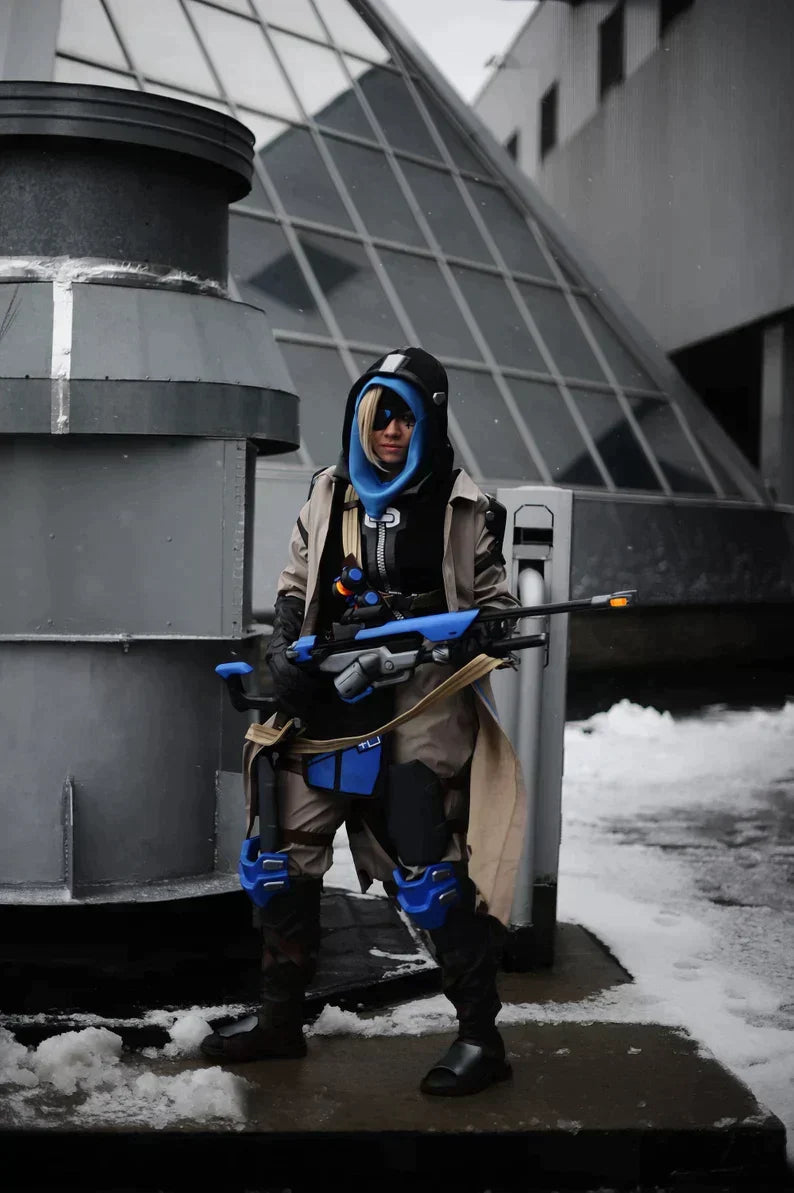 Ana's Biotic Rifle cosplay prop